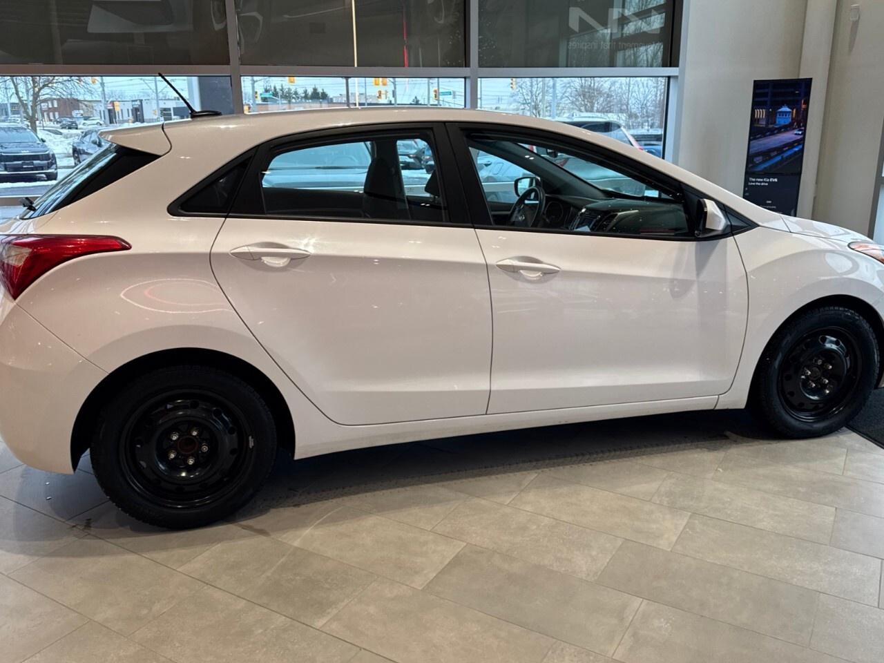 2014 Hyundai Elantra GT 5dr HB Auto GL Photo4