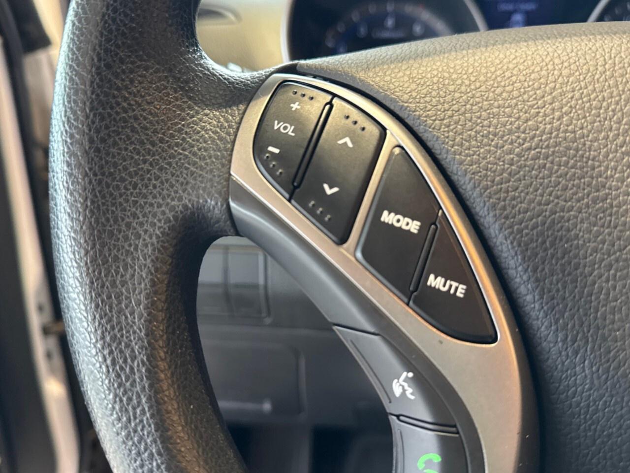 2014 Hyundai Elantra GT 5dr HB Auto GL Photo