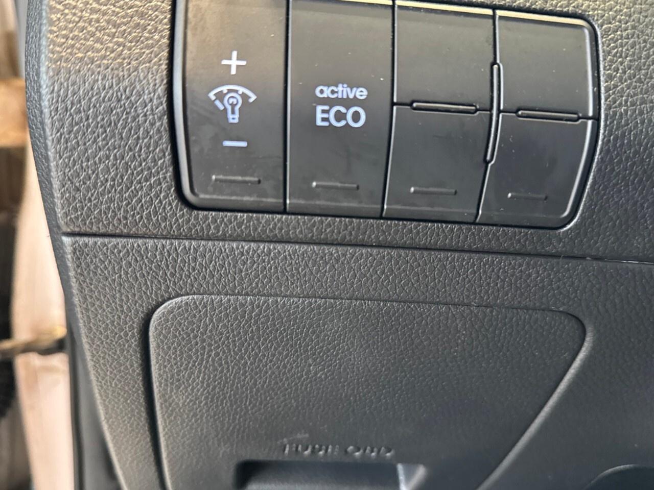 2014 Hyundai Elantra GT 5dr HB Auto GL Photo