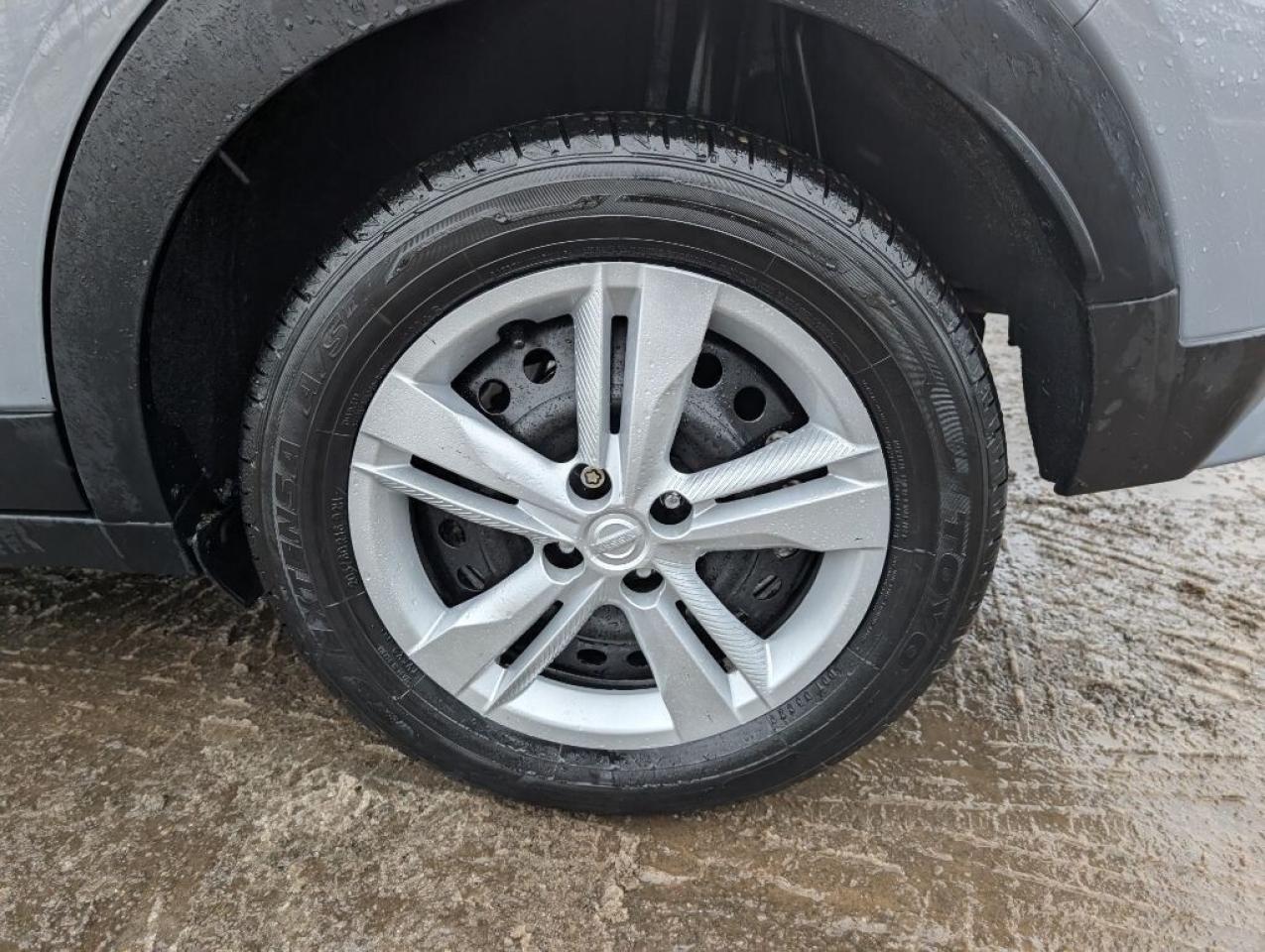 2022 Nissan Kicks S   CAMERA   BLIND SPOT   CARPLAY Photo