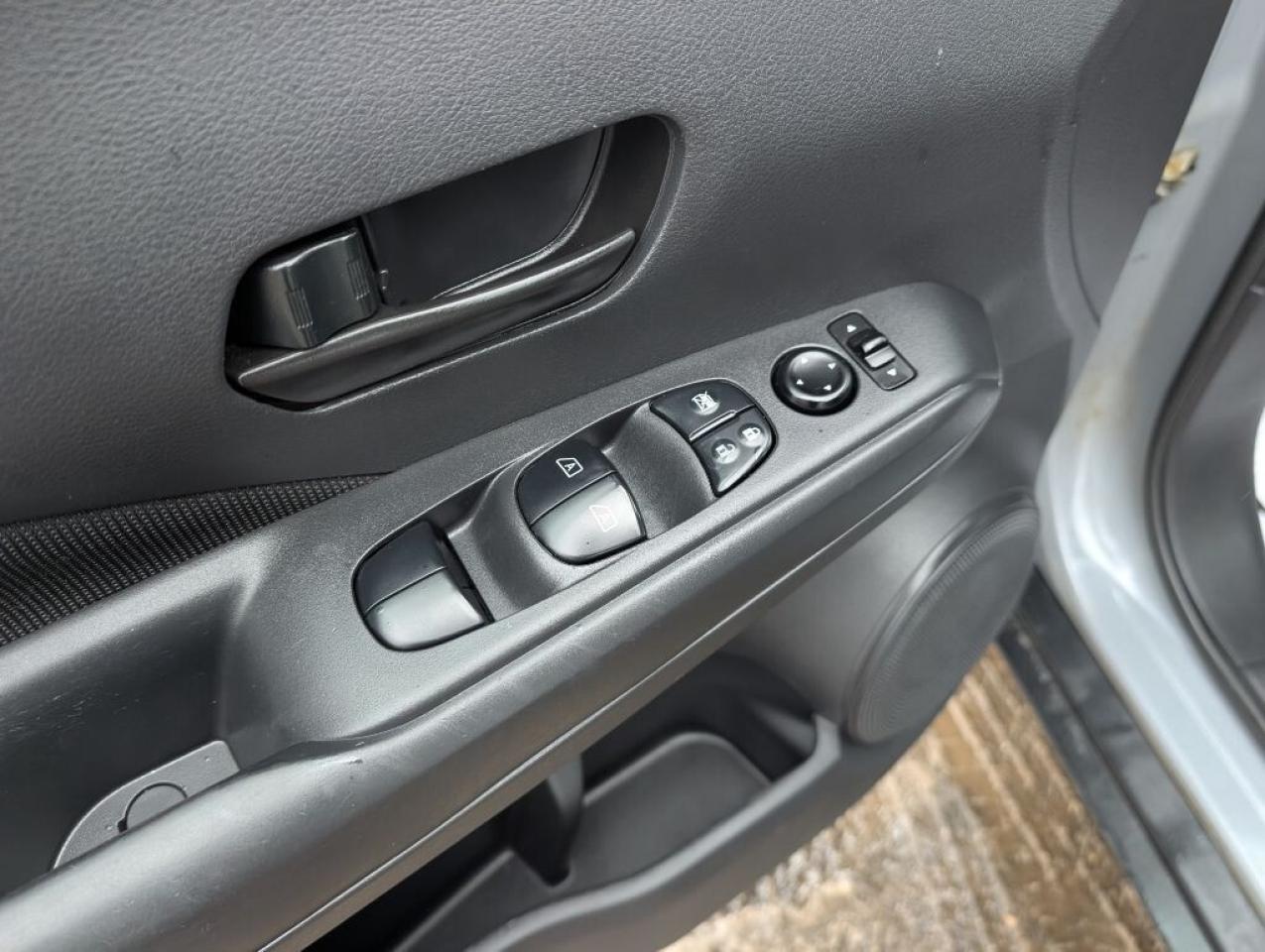 2022 Nissan Kicks S   CAMERA   BLIND SPOT   CARPLAY Photo