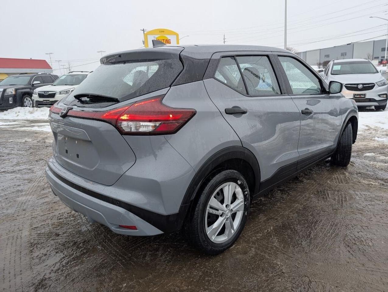 2022 Nissan Kicks S   CAMERA   BLIND SPOT   CARPLAY Photo