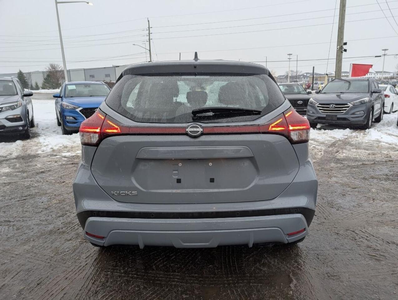 2022 Nissan Kicks S   CAMERA   BLIND SPOT   CARPLAY Photo