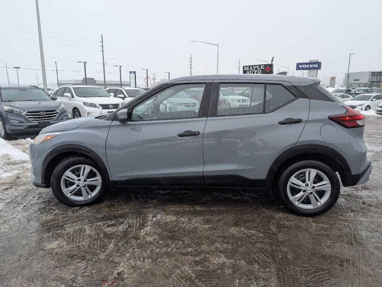 2022 Nissan Kicks S   CAMERA   BLIND SPOT   CARPLAY Photo