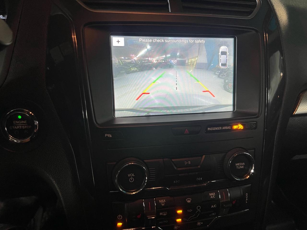 2019 Ford Explorer XLT 4WD   LEATHER   CAMERA Photo