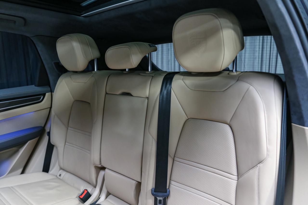 2019 Porsche Cayenne TURBO  HIGHLYOPTIONED NOACCIDENTS SERVICERECORDS Photo