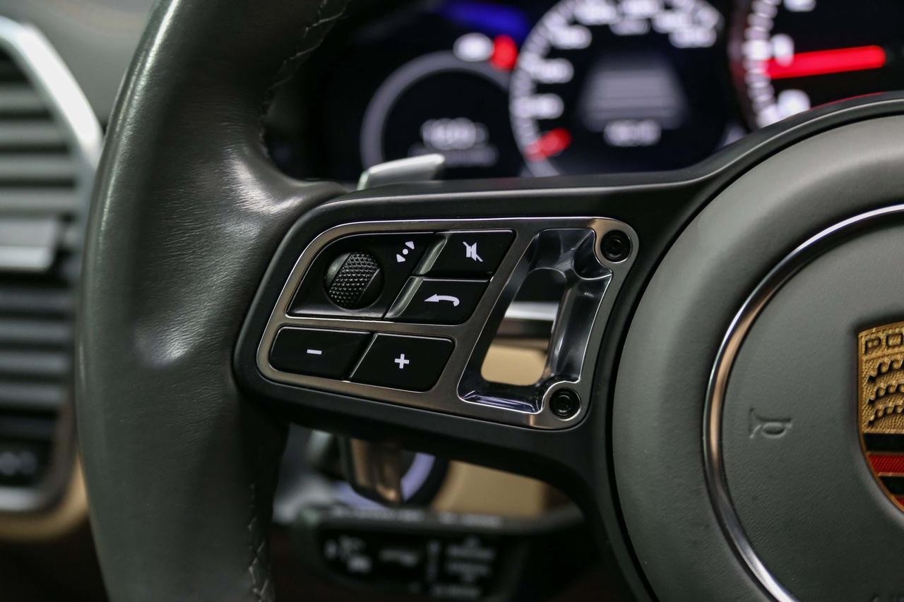 2019 Porsche Cayenne TURBO  HIGHLYOPTIONED NOACCIDENTS SERVICERECORDS Photo