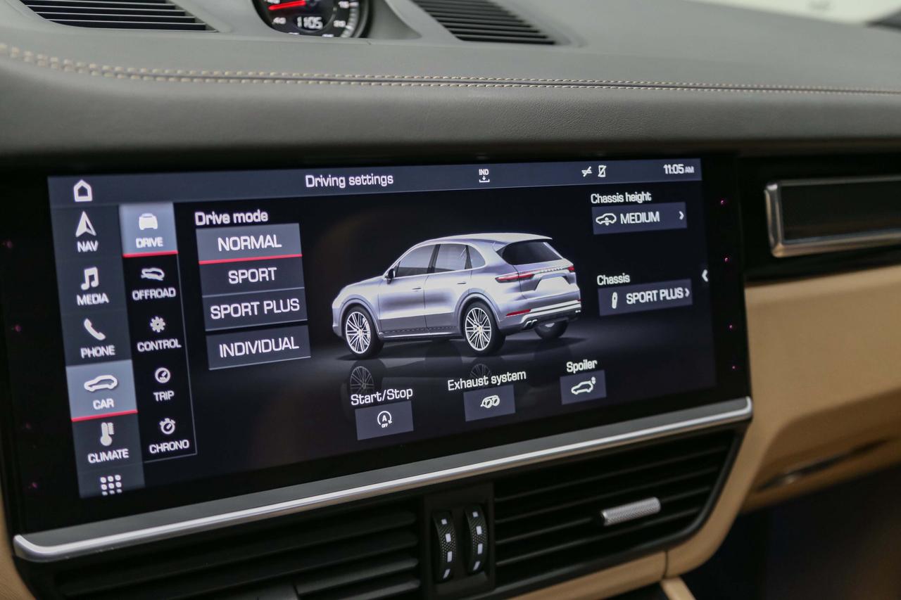 2019 Porsche Cayenne TURBO  HIGHLYOPTIONED NOACCIDENTS SERVICERECORDS Photo