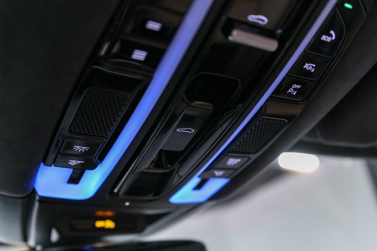 2019 Porsche Cayenne TURBO  HIGHLYOPTIONED NOACCIDENTS SERVICERECORDS Photo