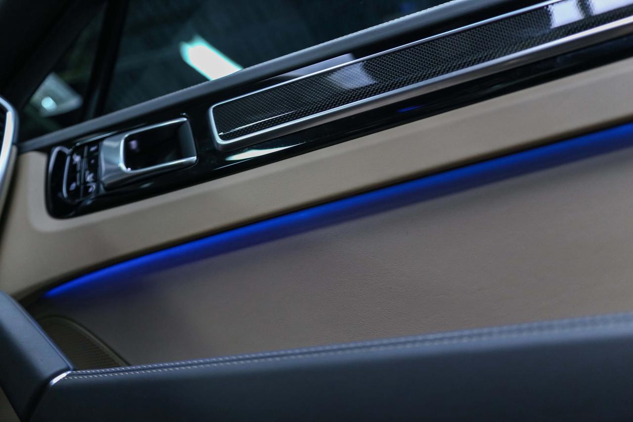 2019 Porsche Cayenne TURBO  HIGHLYOPTIONED NOACCIDENTS SERVICERECORDS Photo