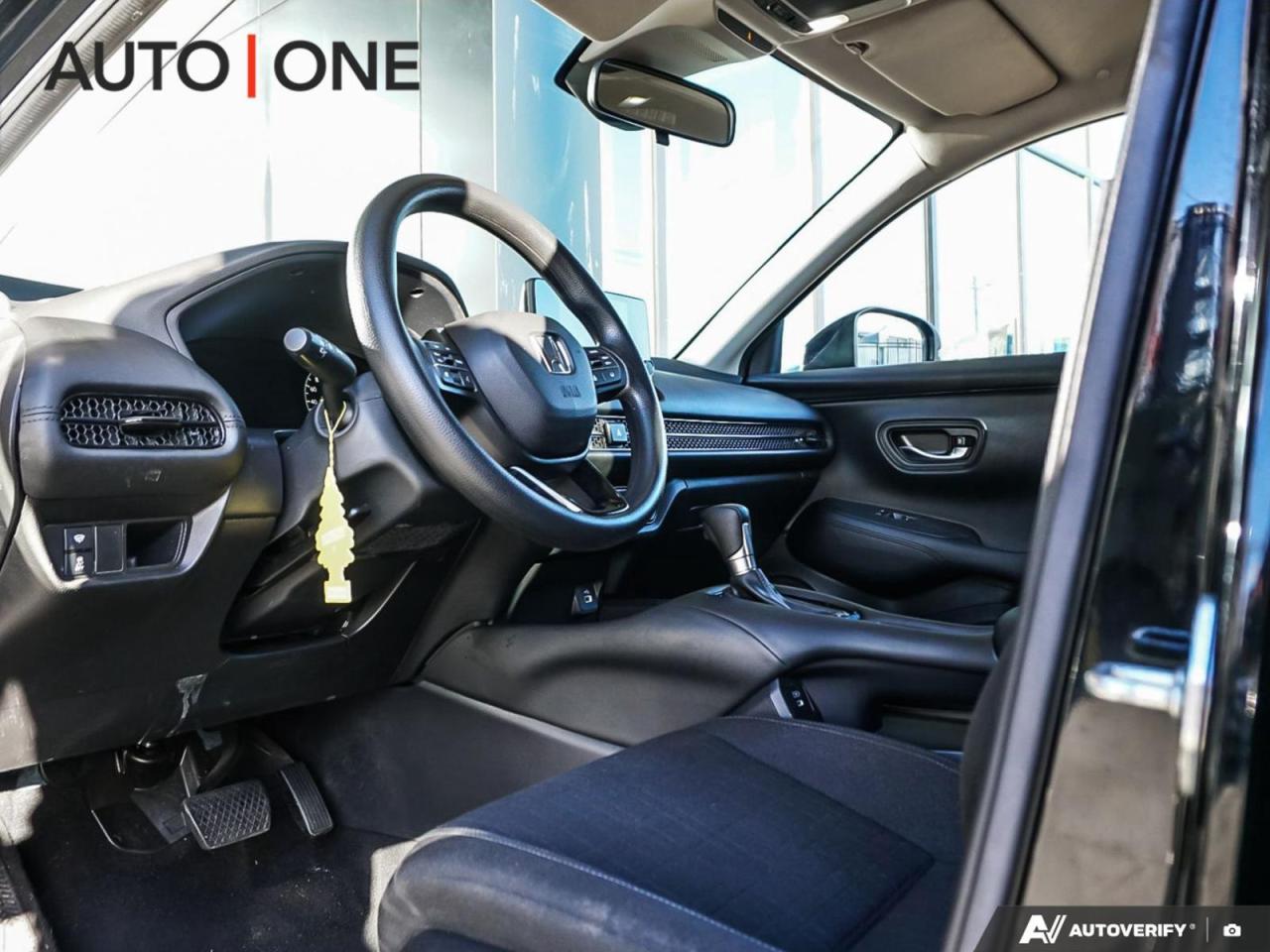 2024 Honda HR-V LX   AWD   CARFAX CLEAN Photo