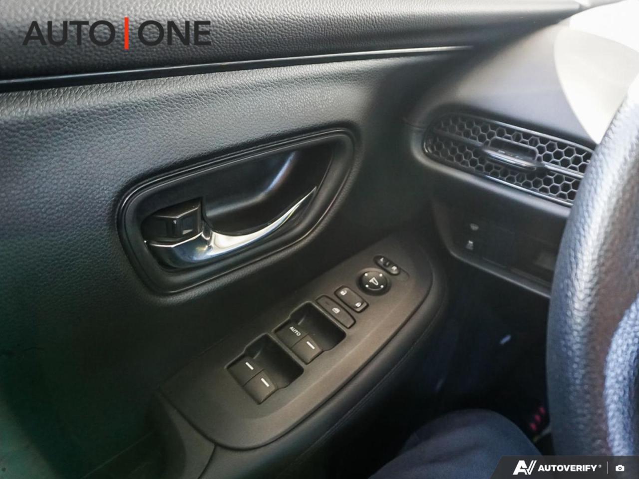 2024 Honda HR-V LX   AWD   CARFAX CLEAN Photo