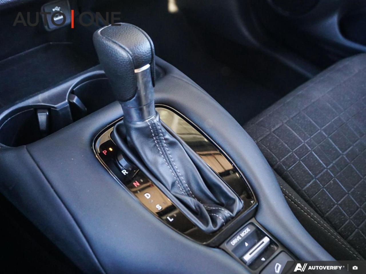 2024 Honda HR-V LX   AWD   CARFAX CLEAN Photo