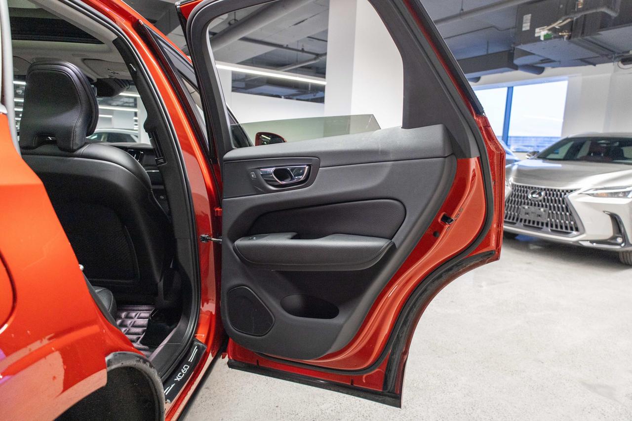 2020 Volvo XC60 T6 Momentum Safety Certified Welcome Trades Photo