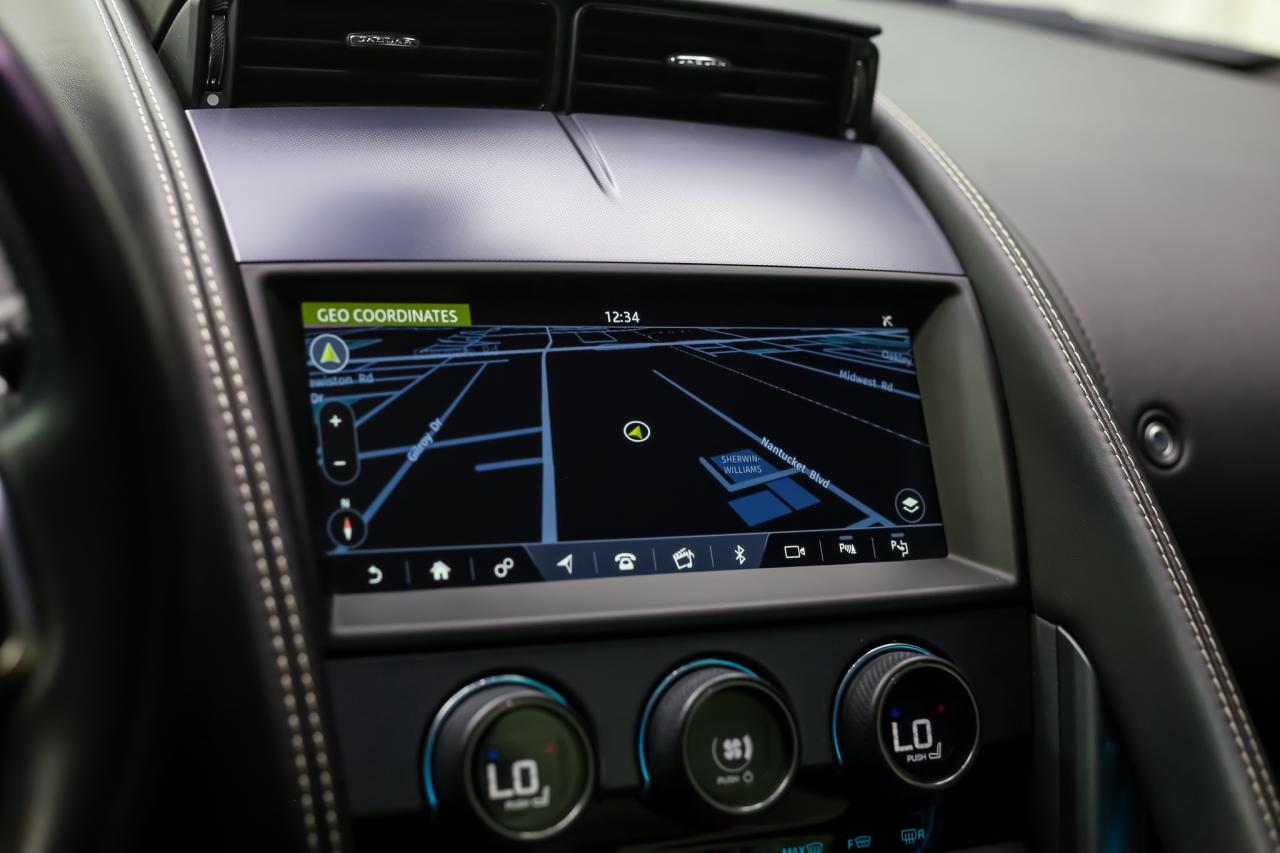 2019 Jaguar F-Type R AWD 550HP  NAV PANO BLINDSPT MERIDIAN SELFPARK Photo