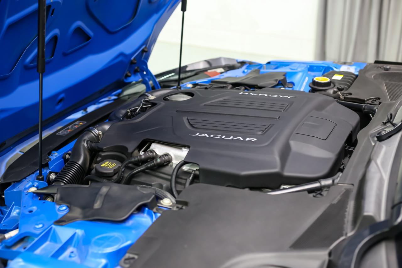 2019 Jaguar F-Type R AWD 550HP  NAV PANO BLINDSPT MERIDIAN SELFPARK Photo