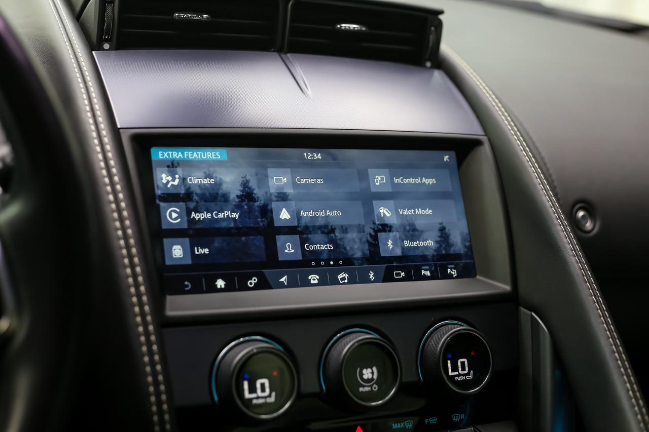 2019 Jaguar F-Type R AWD 550HP  NAV PANO BLINDSPT MERIDIAN SELFPARK Photo