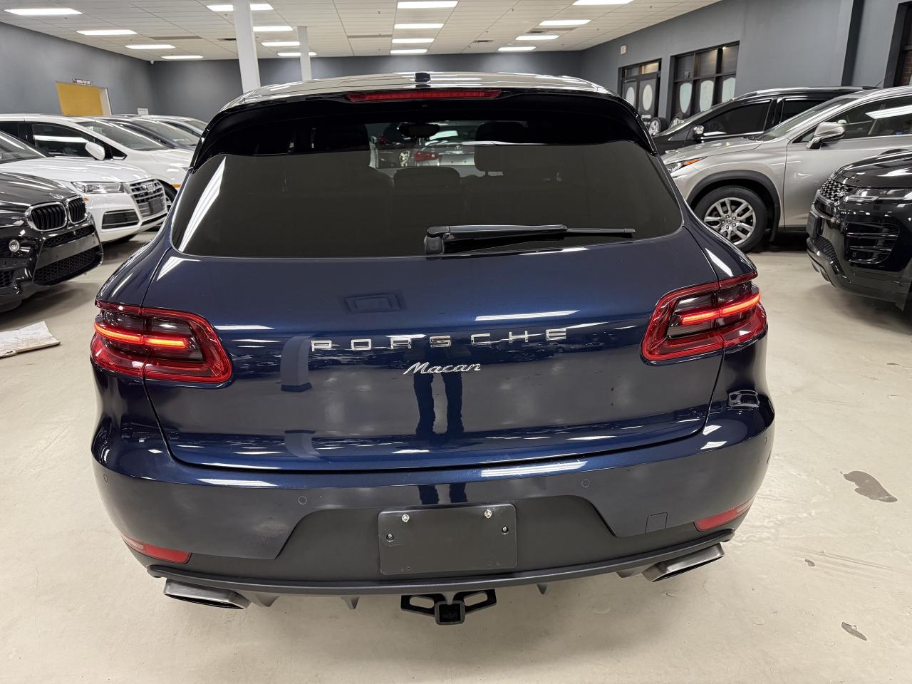2017 Porsche Macan AWD 4dr**MINT CONDITION**NO ACCIDENTS** Photo