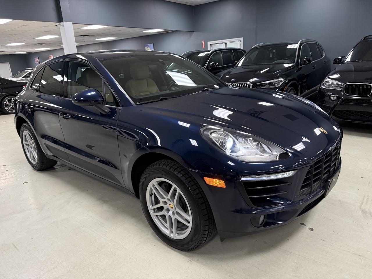 2017 Porsche Macan AWD 4dr**MINT CONDITION**NO ACCIDENTS** Photo