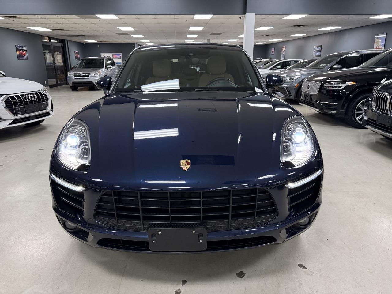 2017 Porsche Macan AWD 4dr**MINT CONDITION**NO ACCIDENTS** Photo