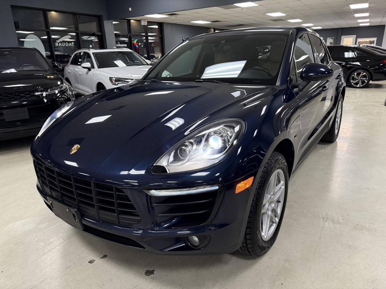 2017 Porsche Macan AWD 4dr**MINT CONDITION**NO ACCIDENTS** Photo