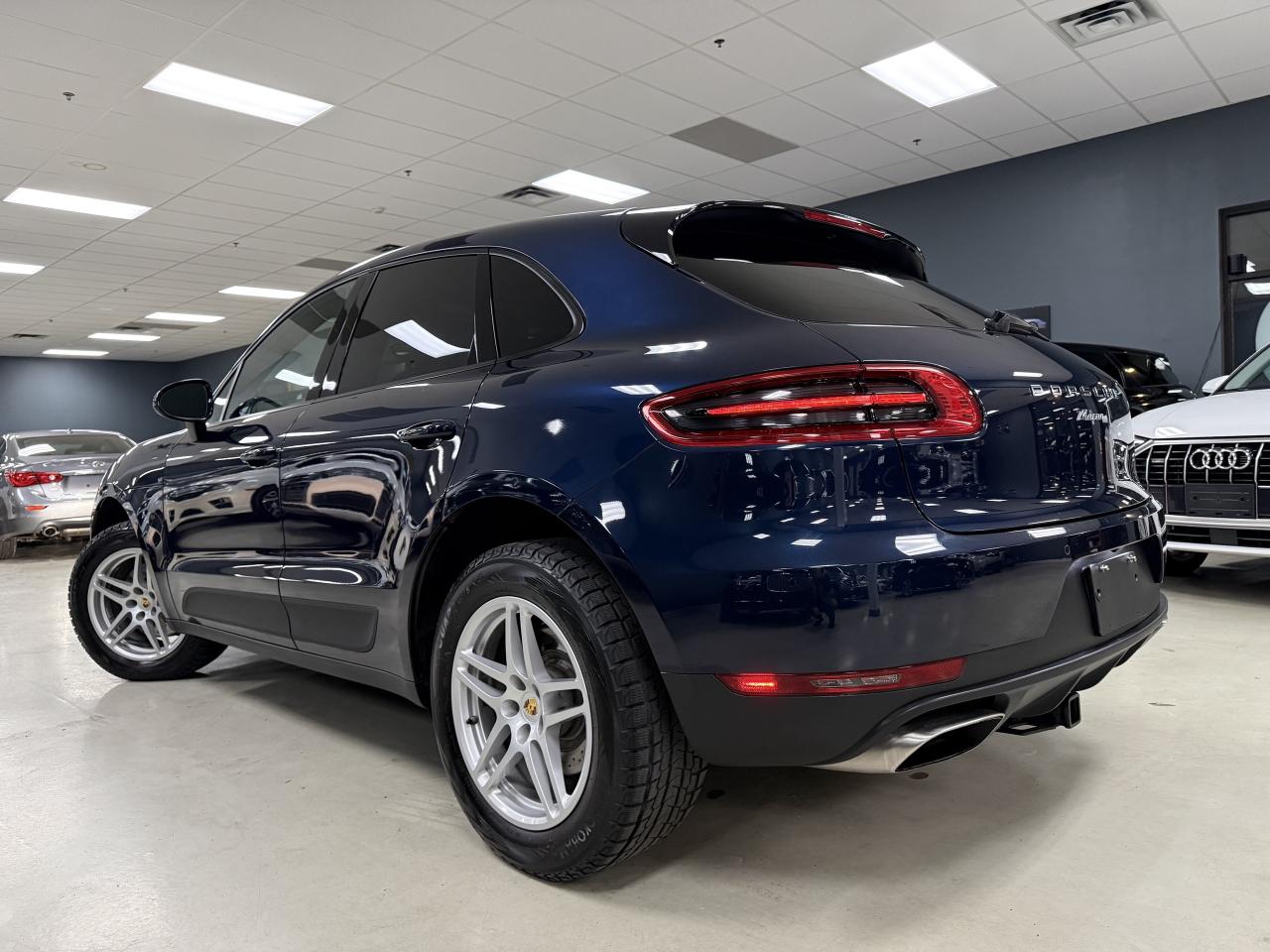 2017 Porsche Macan AWD 4dr**MINT CONDITION**NO ACCIDENTS** Photo