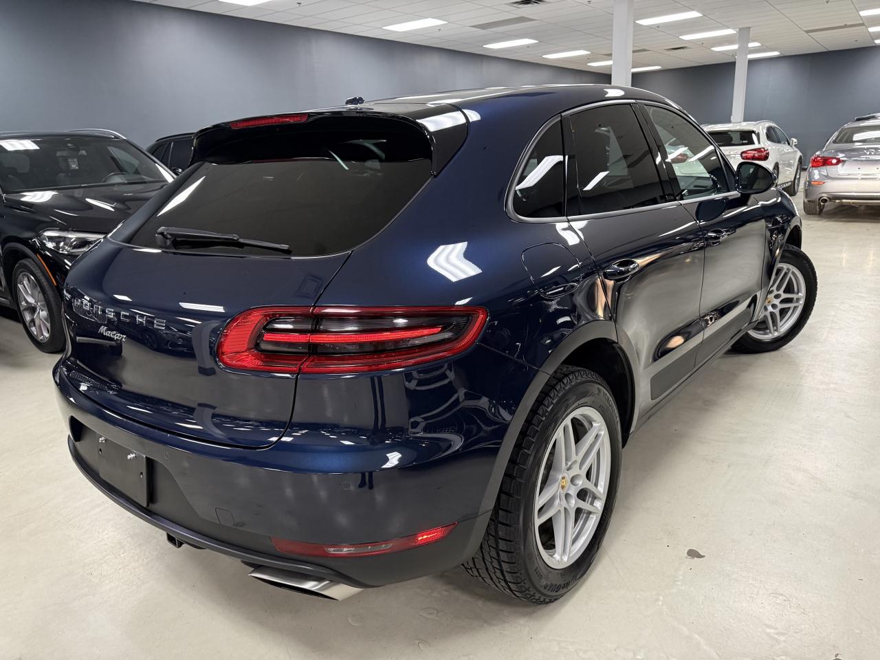 2017 Porsche Macan AWD 4dr**MINT CONDITION**NO ACCIDENTS** Photo