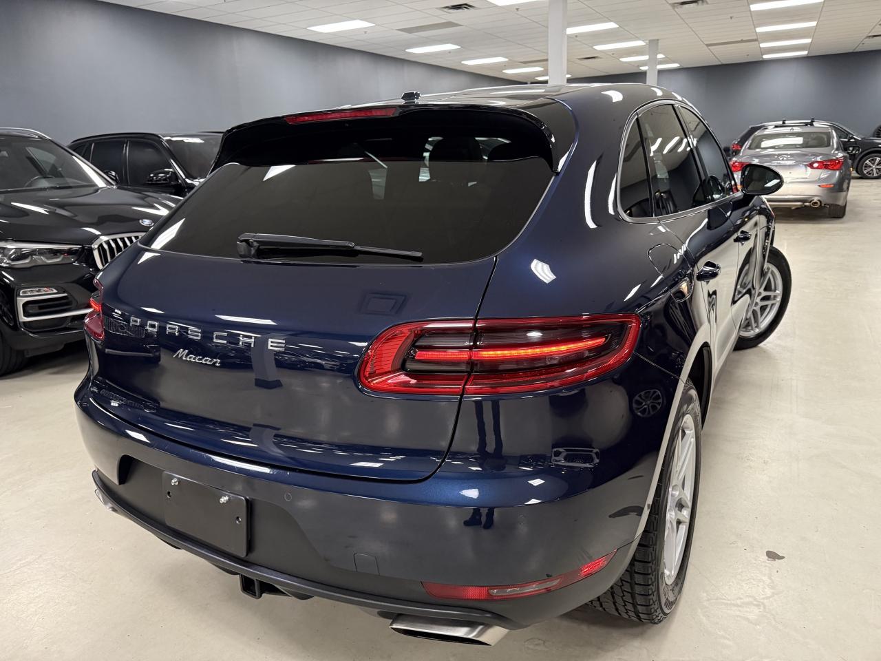 2017 Porsche Macan AWD 4dr**MINT CONDITION**NO ACCIDENTS** Photo