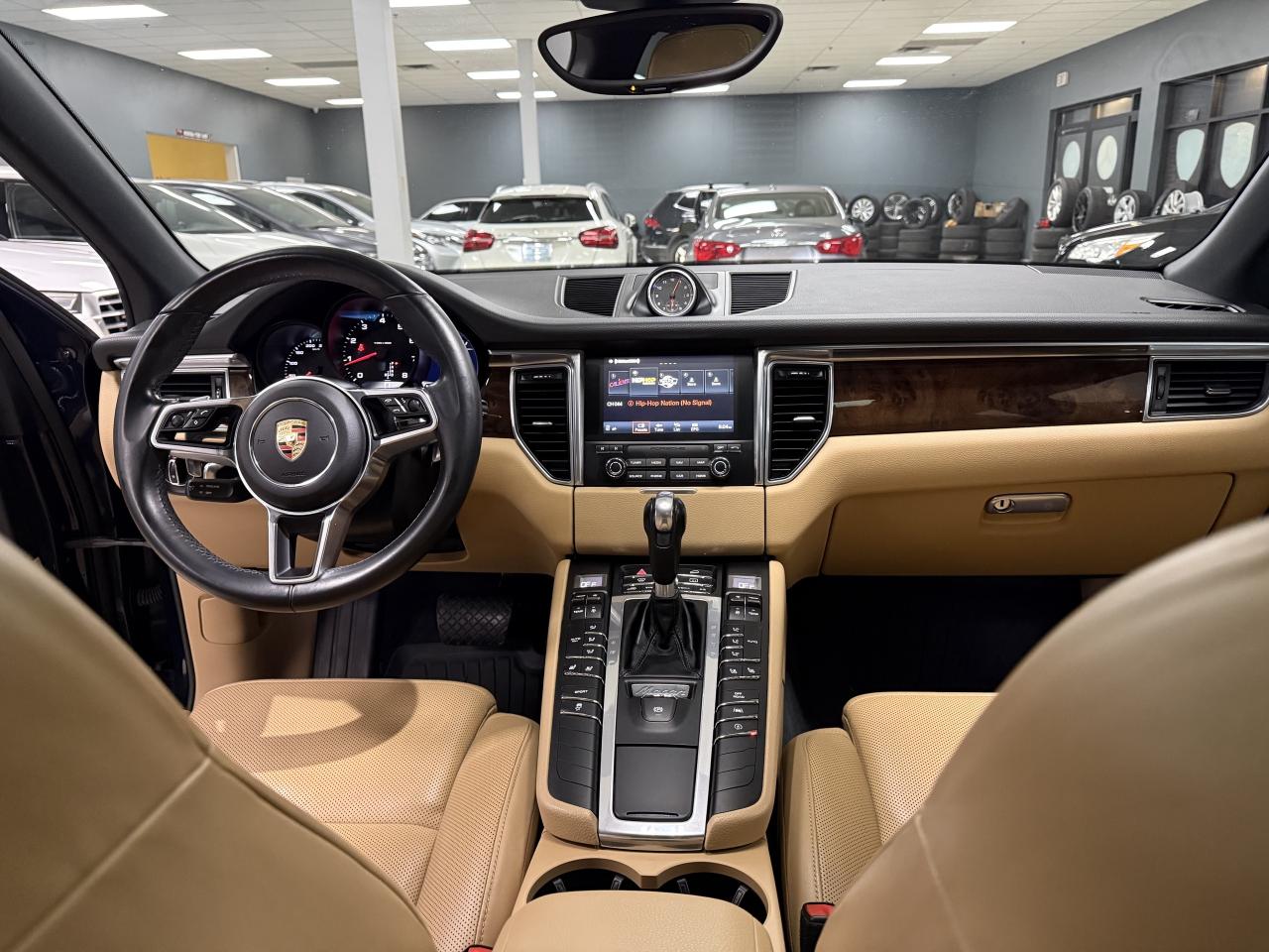 2017 Porsche Macan AWD 4dr**MINT CONDITION**NO ACCIDENTS** Photo