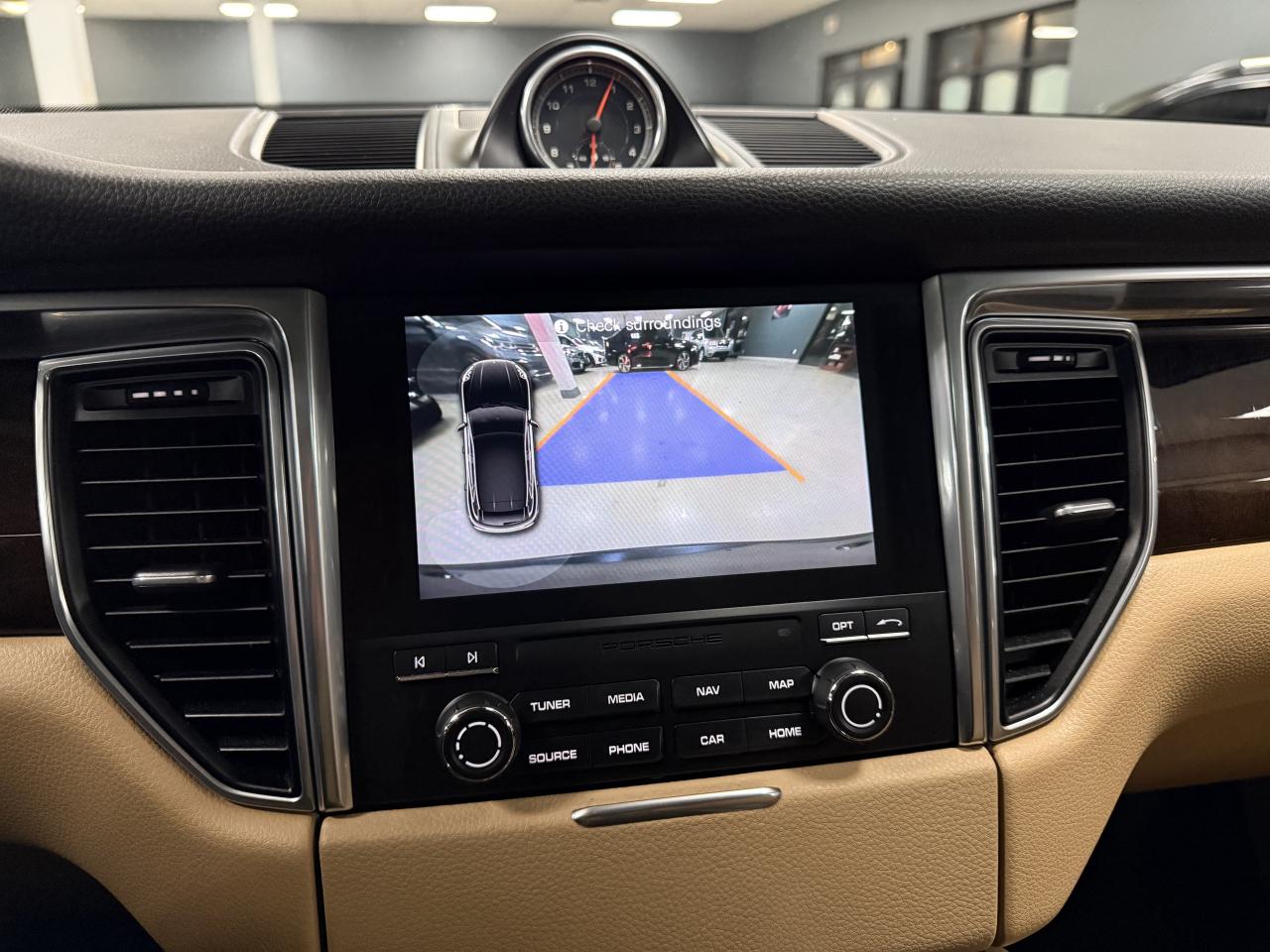 2017 Porsche Macan AWD 4dr**MINT CONDITION**NO ACCIDENTS** Photo