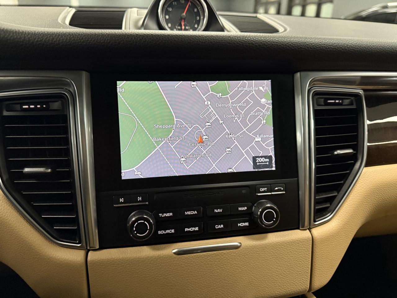 2017 Porsche Macan AWD 4dr**MINT CONDITION**NO ACCIDENTS** Photo