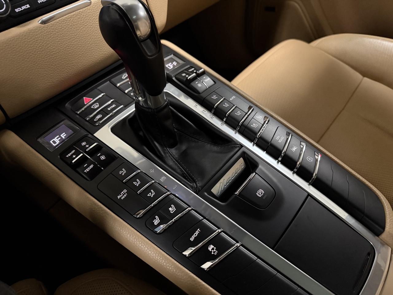 2017 Porsche Macan AWD 4dr**MINT CONDITION**NO ACCIDENTS** Photo