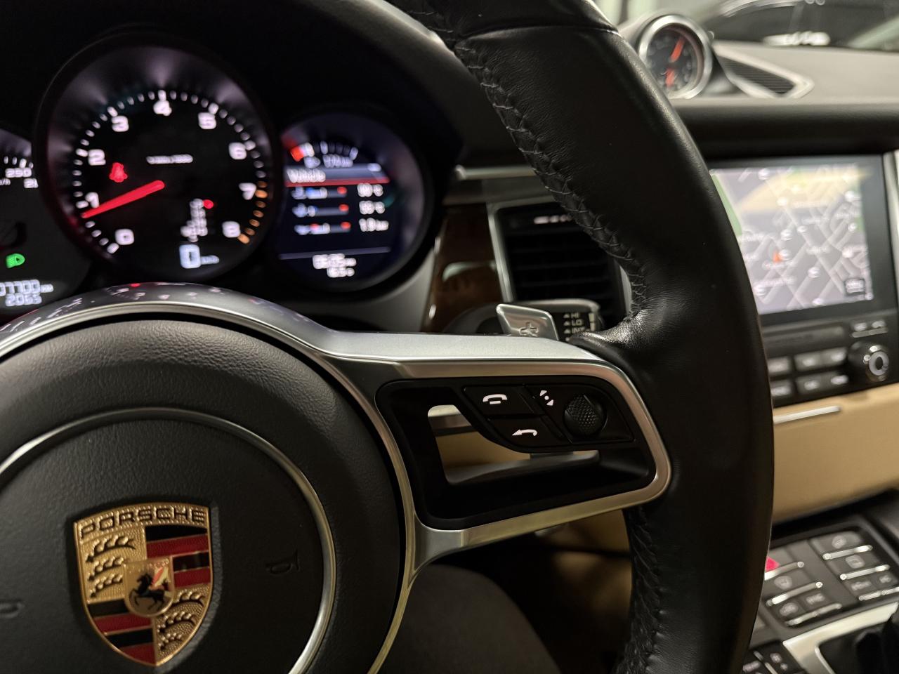 2017 Porsche Macan AWD 4dr**MINT CONDITION**NO ACCIDENTS** Photo