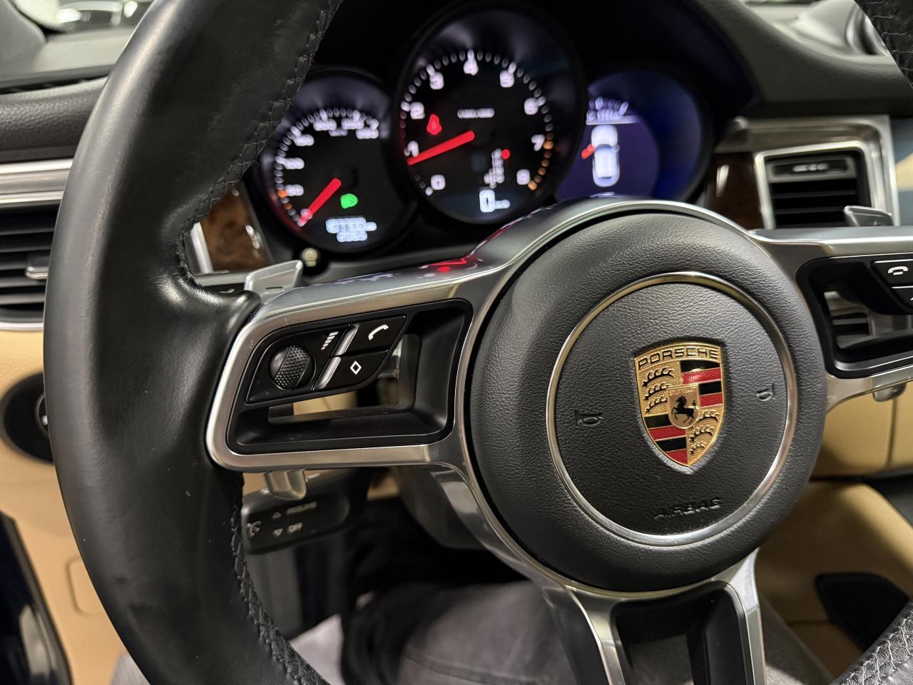 2017 Porsche Macan AWD 4dr**MINT CONDITION**NO ACCIDENTS** Photo