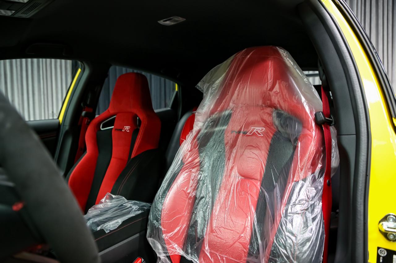 2021 Honda Civic Type R LIMITED EDITION 1 OF 1020 306HP MANUAL LOADED NEW Photo