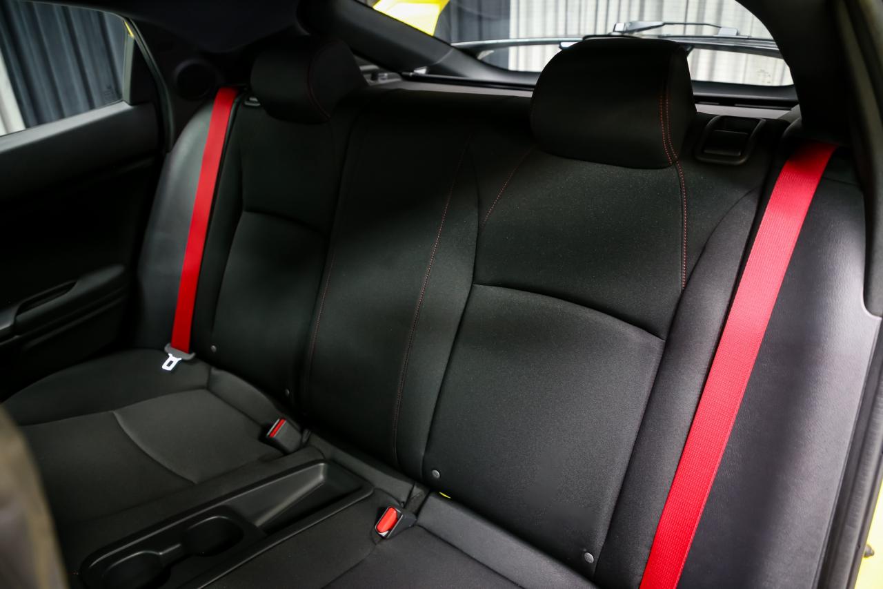 2021 Honda Civic Type R LIMITED EDITION 1 OF 1020 306HP MANUAL LOADED NEW Photo