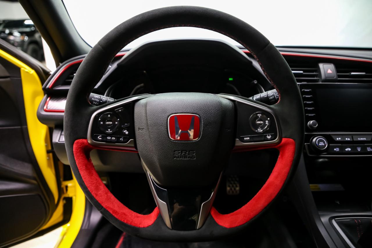2021 Honda Civic Type R LIMITED EDITION 1 OF 1020 306HP MANUAL LOADED NEW Photo
