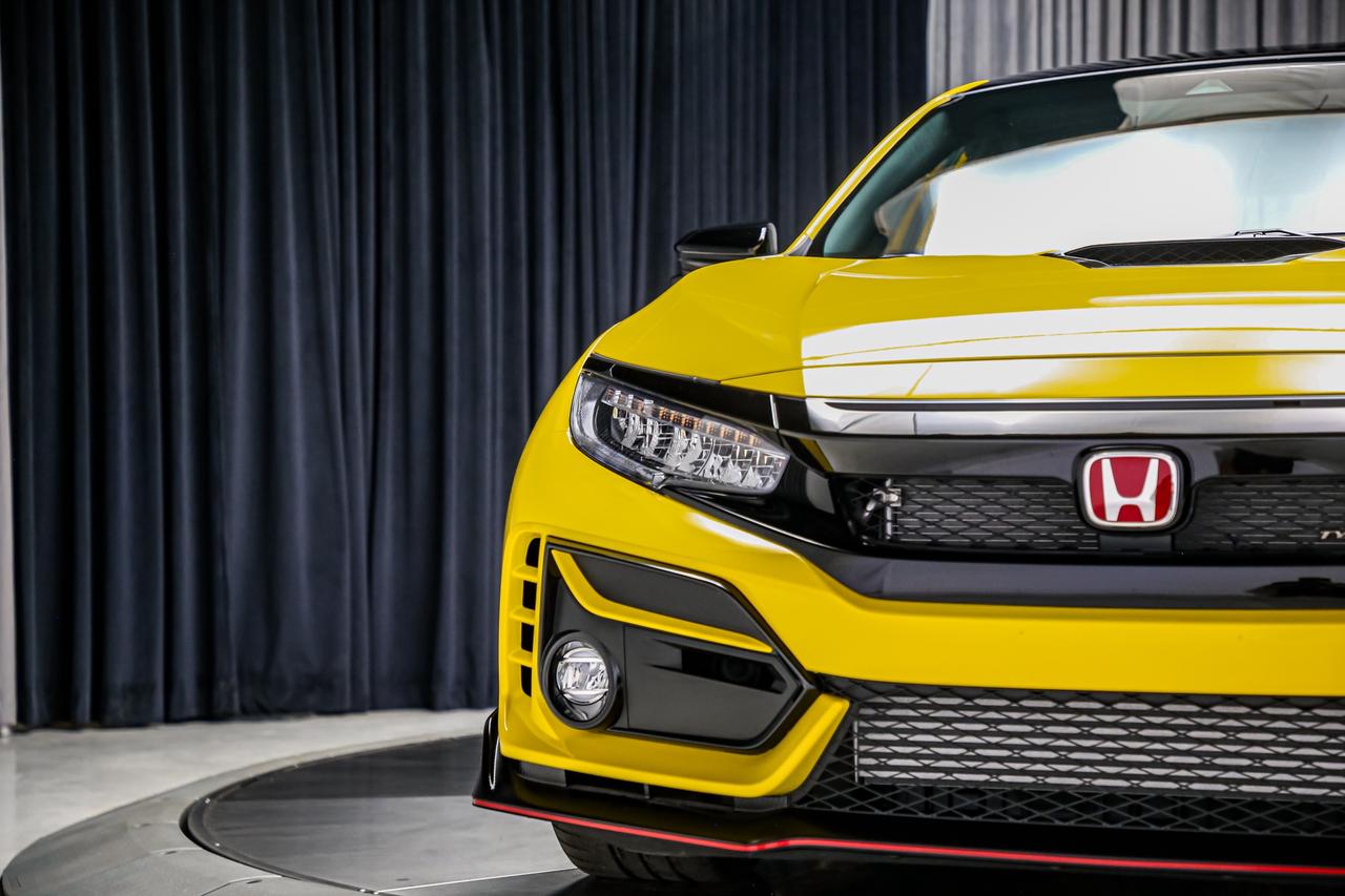 2021 Honda Civic Type R LIMITED EDITION 1 OF 1020 306HP MANUAL LOADED NEW Photo