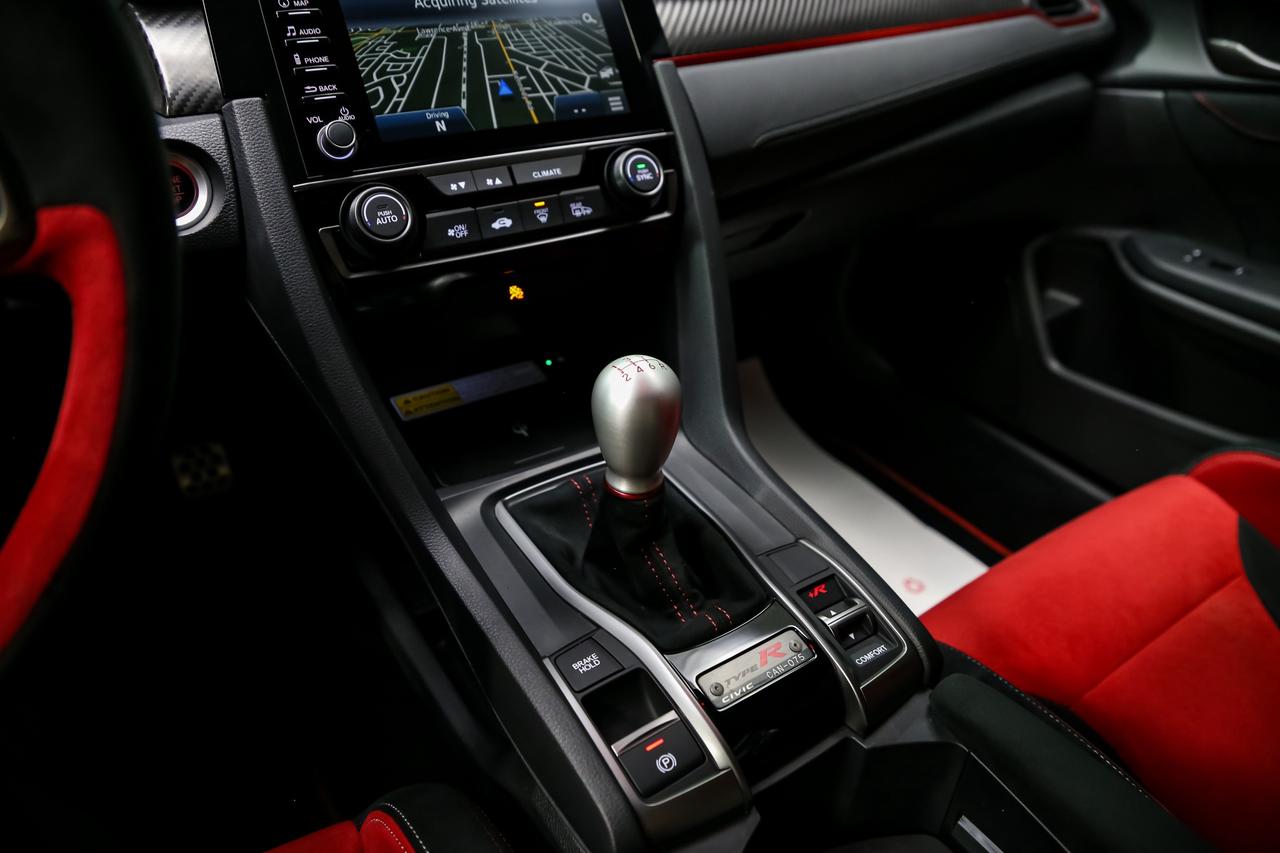 2021 Honda Civic Type R LIMITED EDITION 1 OF 1020 306HP MANUAL LOADED NEW Photo