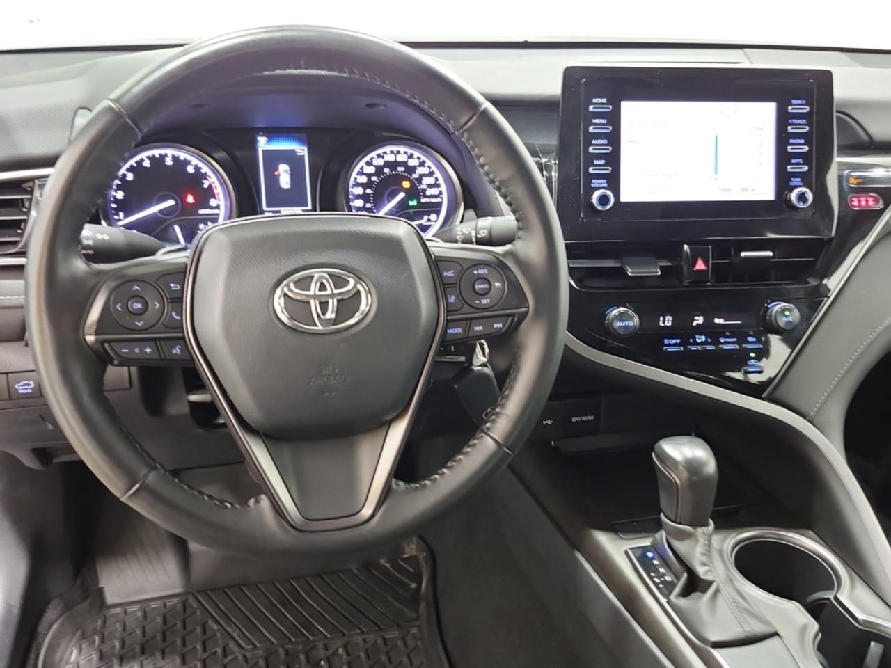 2023 Toyota Camry One Owner l SE l Toyota Warranty l FWD l 2.5 l Photo