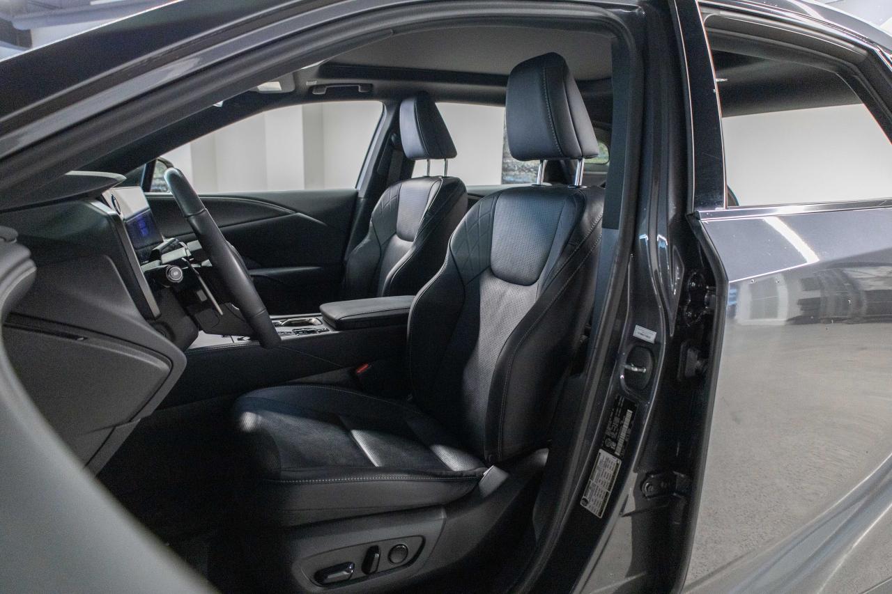 2024 Lexus RX 350h Luxury Pkg Fuel Sipper Welcome Trades Photo