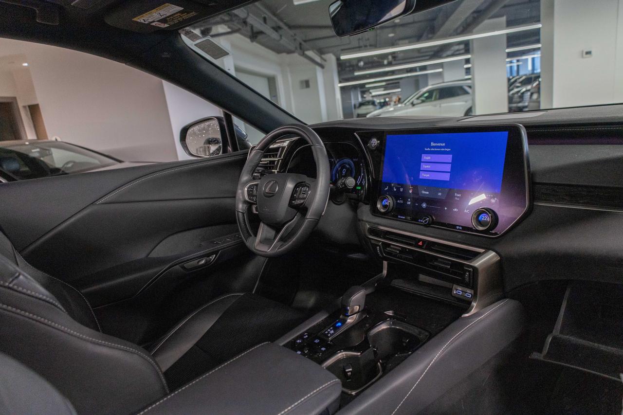 2024 Lexus RX 350h Luxury Pkg Fuel Sipper Welcome Trades Photo