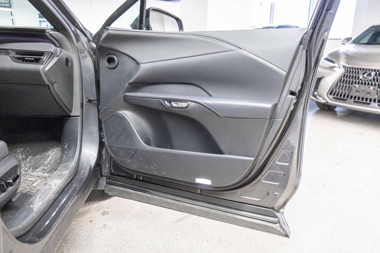 2024 Lexus RX 350h Luxury Pkg Fuel Sipper Welcome Trades Photo