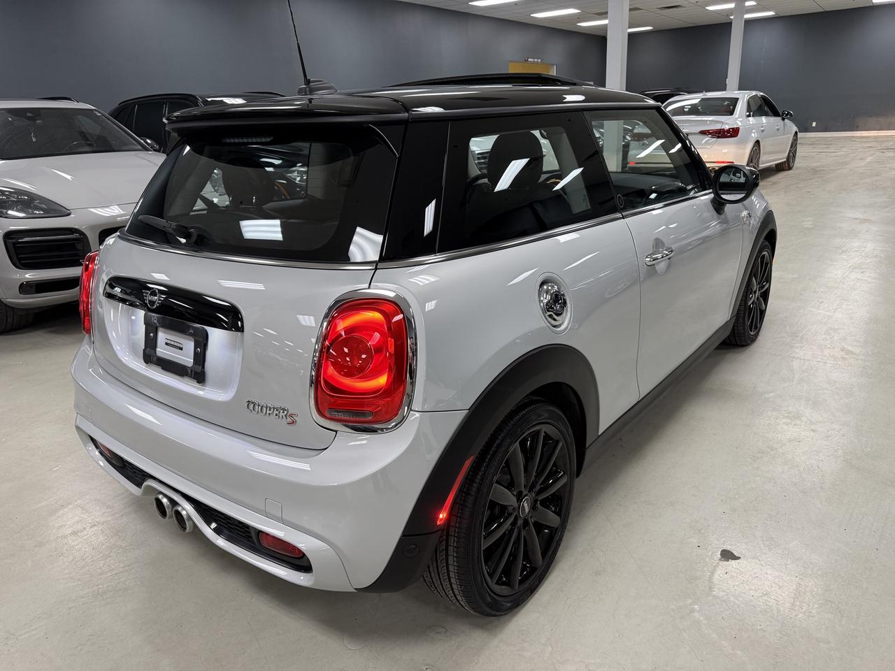 2021 MINI 3 Door Cooper S FWD**NO ACCIDENTS**ONLY 49KM**MINT** Photo4