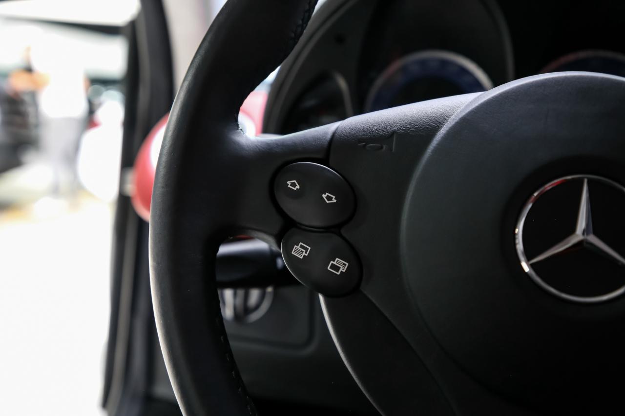 2005 Mercedes-Benz SLR Mclaren V8 617HP COLLECTORGRADE NOACCIDNT REDINT Photo