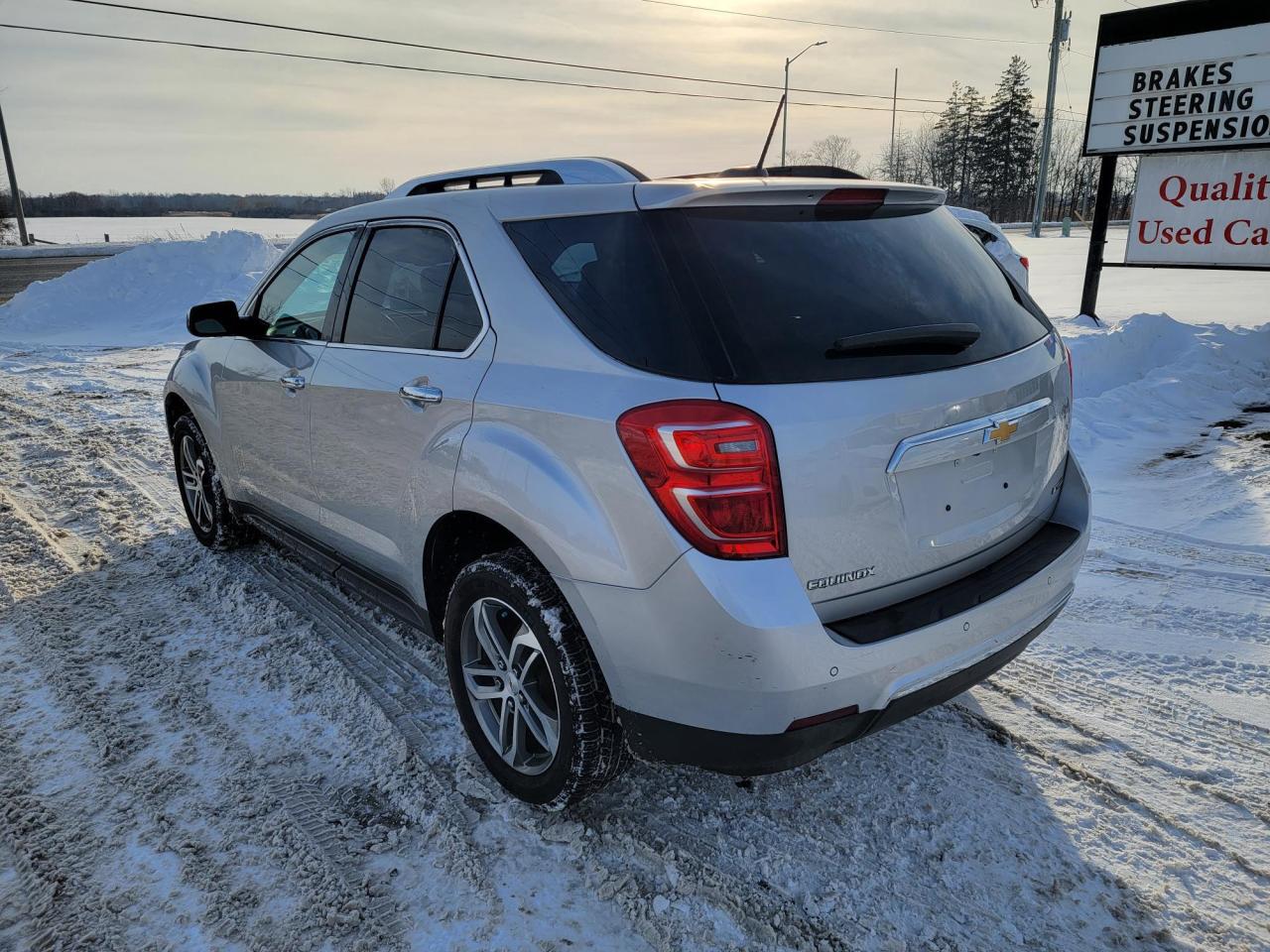2017 Chevrolet Equinox FWD Premier Photo