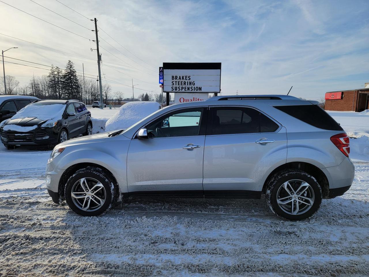 2017 Chevrolet Equinox FWD Premier Photo0