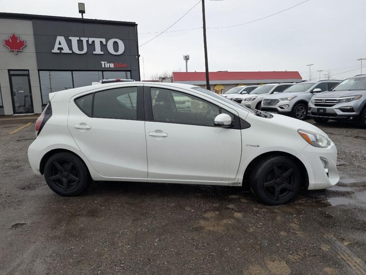 2015 Toyota Prius c 5dr Hatchback Photo4
