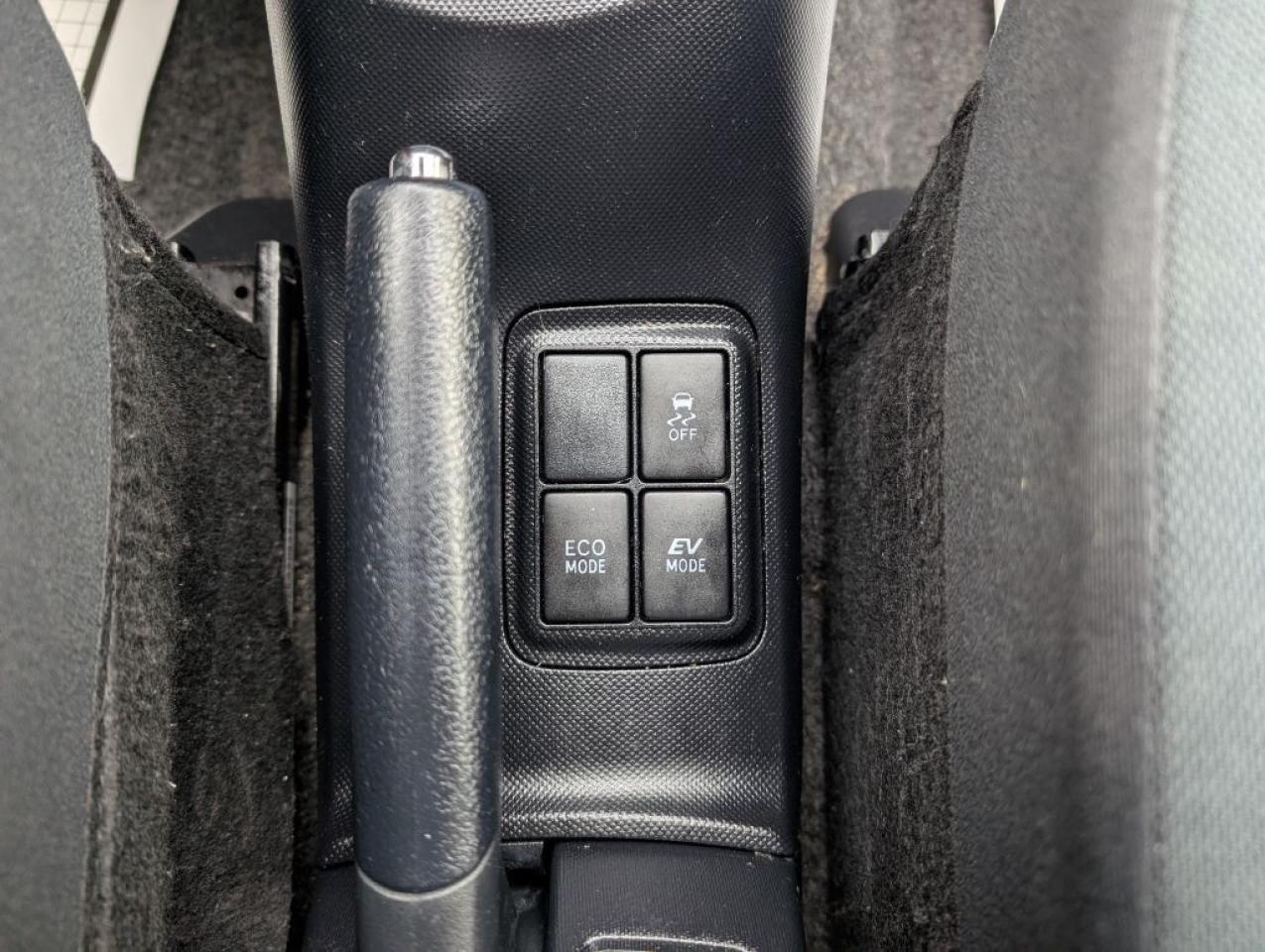 2015 Toyota Prius c 5dr Hatchback Photo