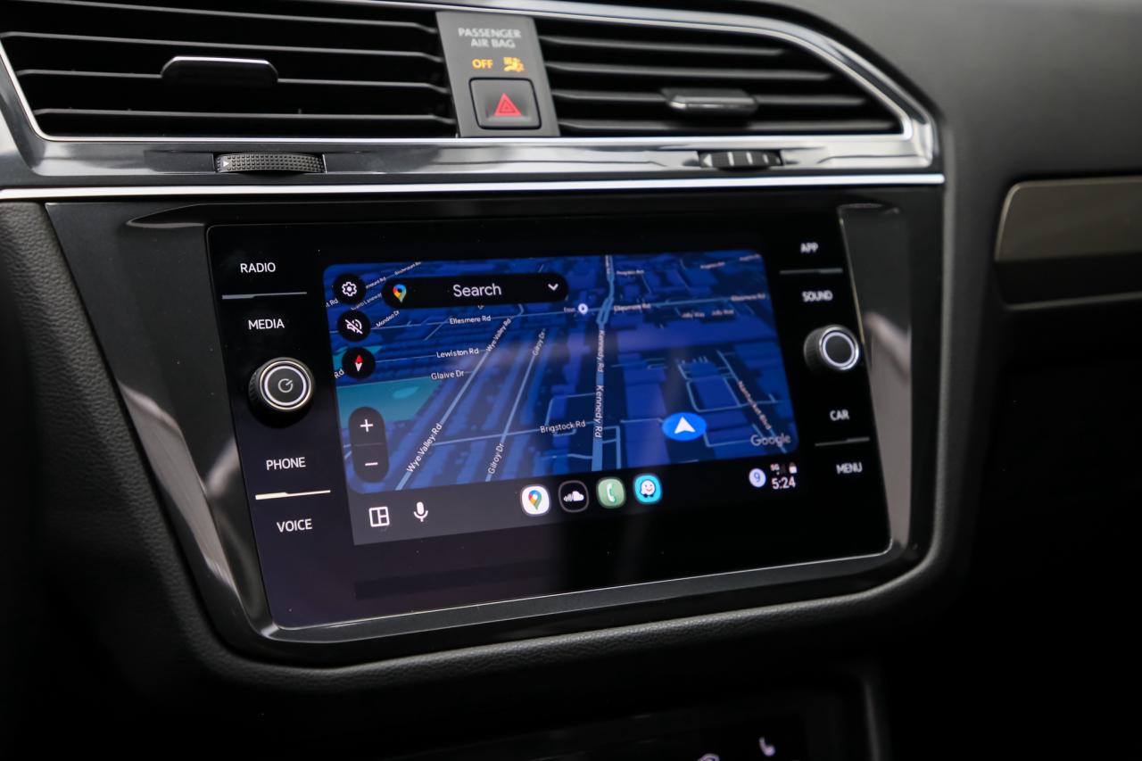 2024 Volkswagen Tiguan COMFORTLINE AWD PANOROOF ADAPTIVCRUZ CARPLAY Photo